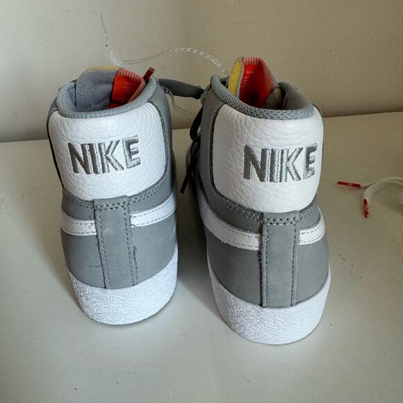 Nike SB Blazer Mid Wolf Grey Men 6 Women 7 - Picture 4 of 11